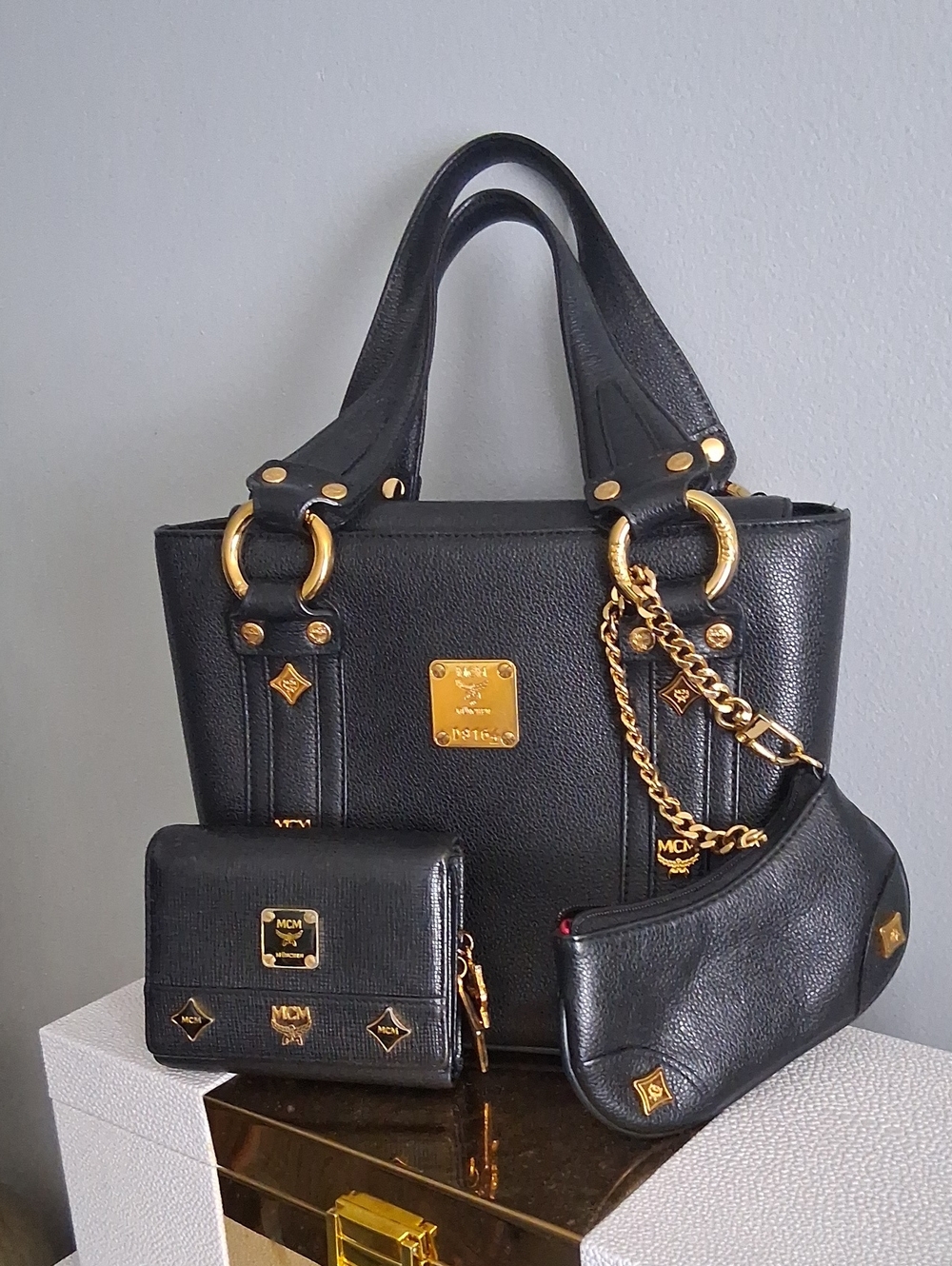 💯Authentic MCM Black Leather Shopper Tote with Wallet & Coin Pouch